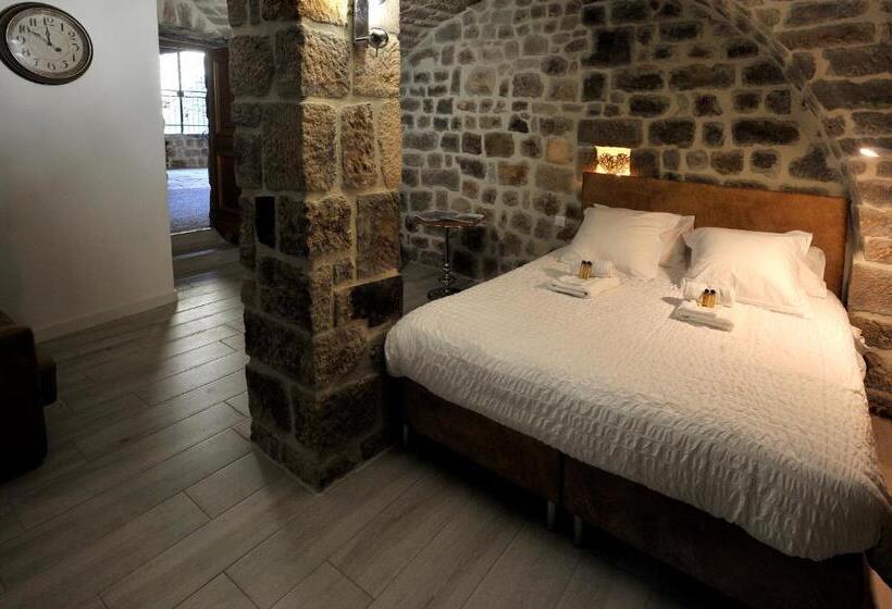Номер Стандарт, Chambre Comballe Charmante Avec Jacuzzi