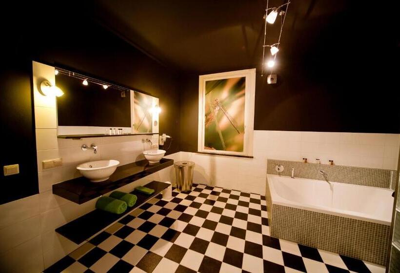Люкс Повышенной Комфортности, Raadhuis Dinther Suites