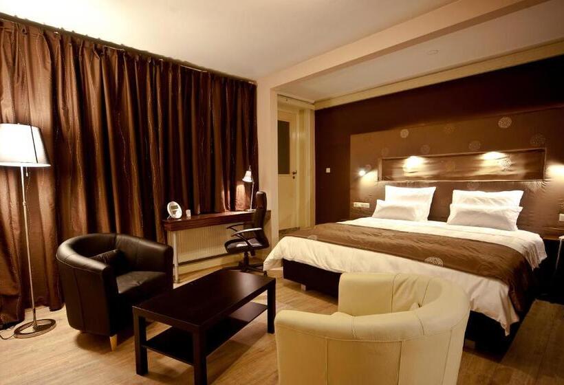 Superior suite with terrace, Raadhuis Dinther Suites