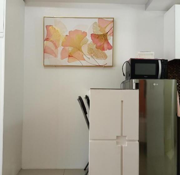 استودیوی استاندارد, Condo In Bel Air, Makati