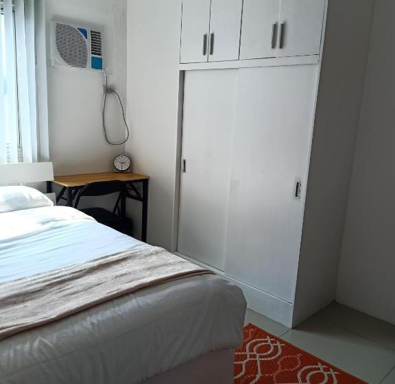 استودیوی استاندارد, Condo In Bel Air, Makati