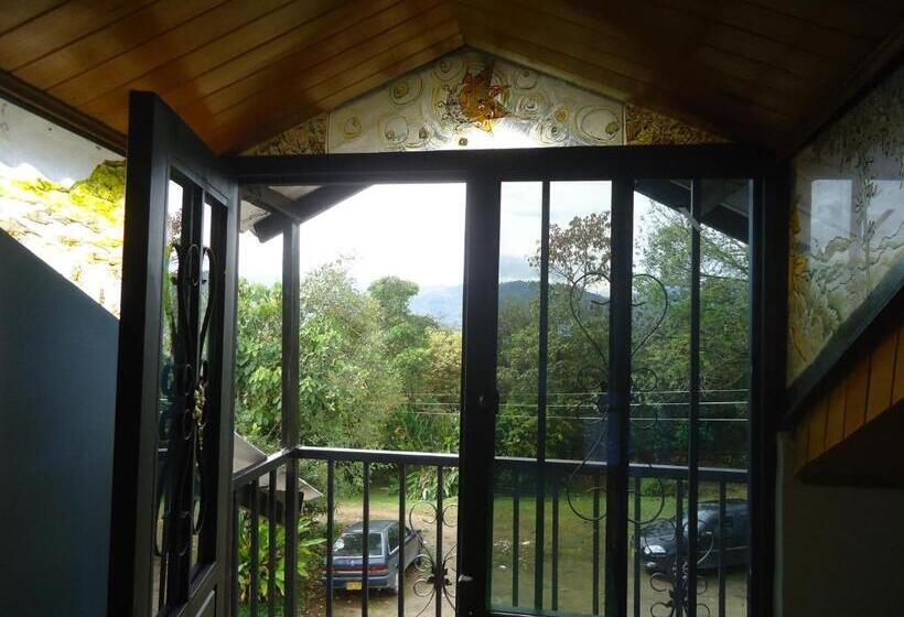 Номер Стандарт с Балконом, Hostal Pachamama
