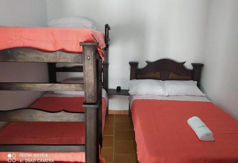 Семейный Номер, Casa Central