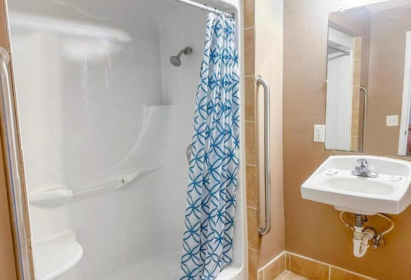 Номер Стандарт Адаптированный для Инвалидов, Sparta Seven Motel By Oyo Near Milledgeville