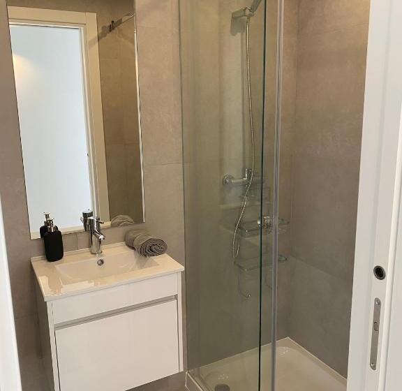 Standard room with outdoor bath, Carcavelos Beach Walking Distance Room