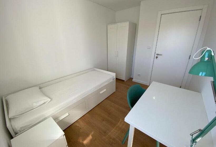 Номер Стандарт Индивидуальный Совместная Ванная, Carcavelos Beach Walking Distance Room