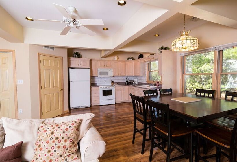 Люкс Deluxe 3 Спальни, Lake Harmony Inn