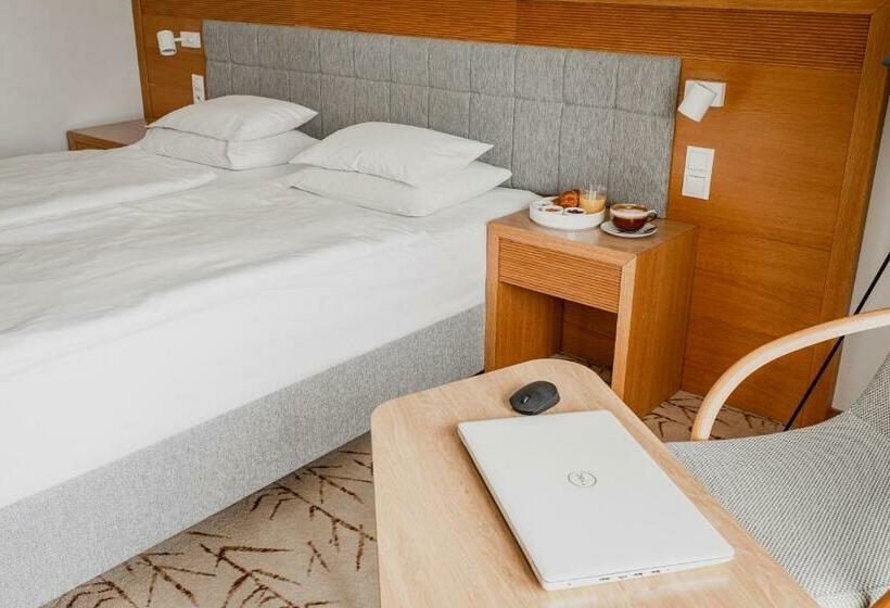 غرفة بريميوم مطلّة علي البحيرة, Marina Club