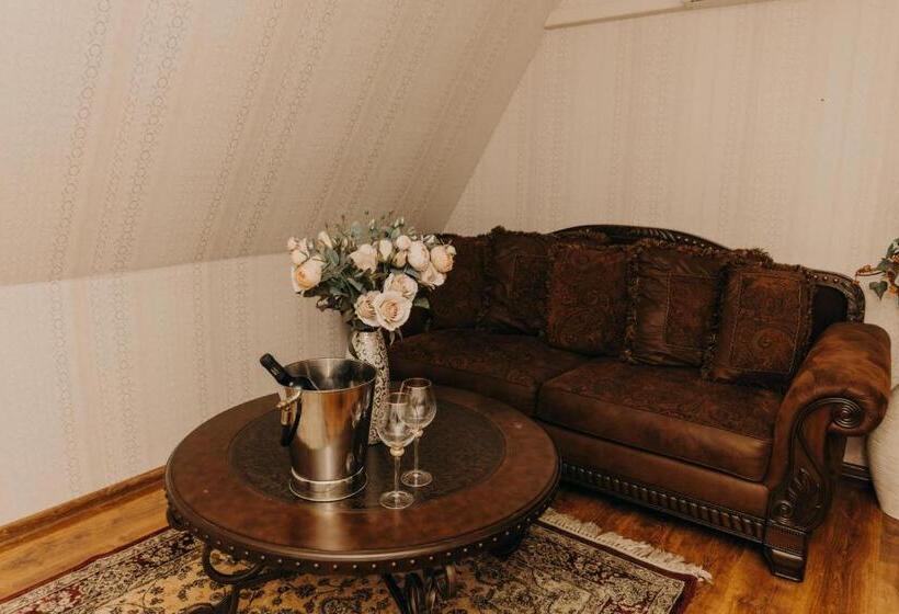 Номер Deluxe, Oławian