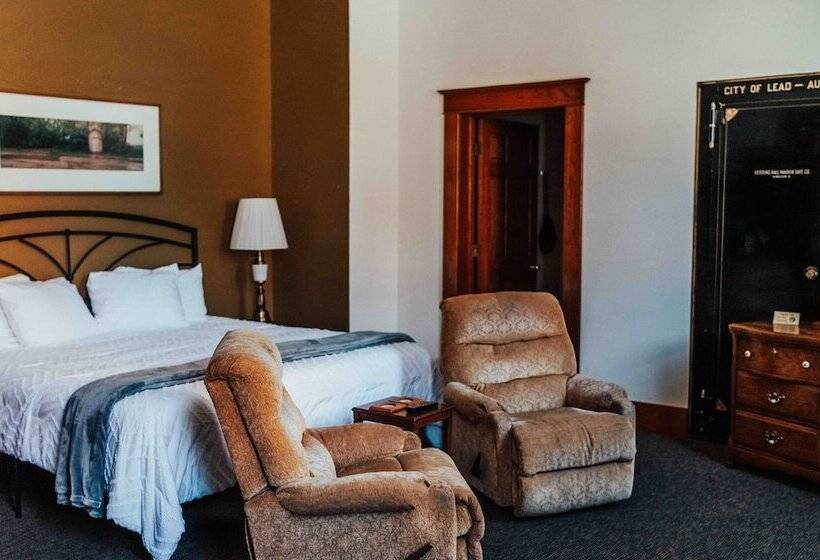 Студия Deluxe, Town Hall Inn