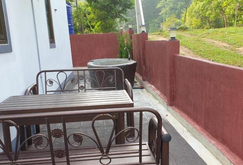 패밀리 스위트, The Pubpa Backyard