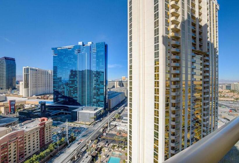 استودیو خانوادگی, Elite Studio Mgm Signature Balcony Strip View