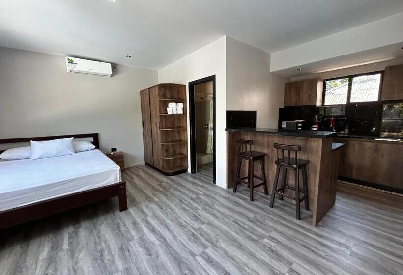 풀장 전망 스위트, Ocean Drive Lodge