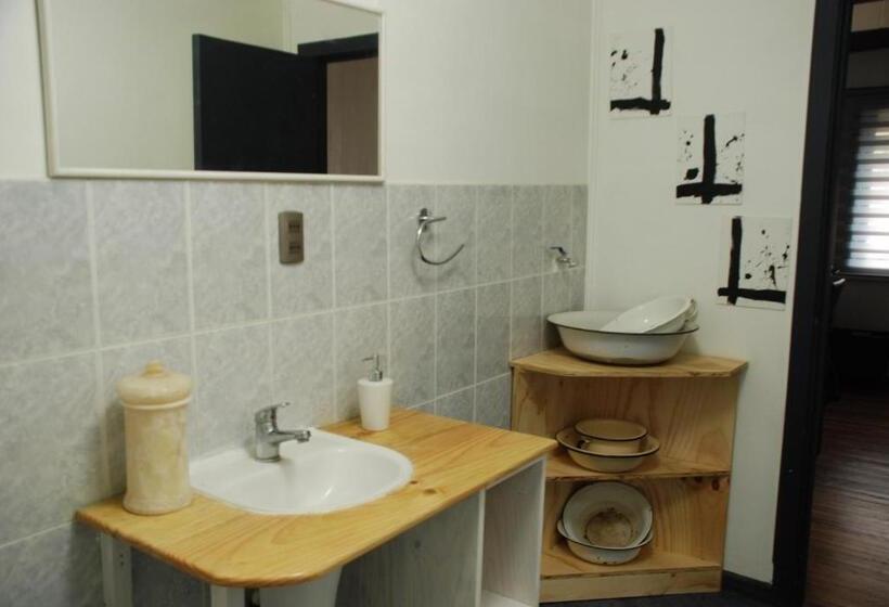 Четырехместный Номер Стандарт Вид на Сад, Hostel Cala 816