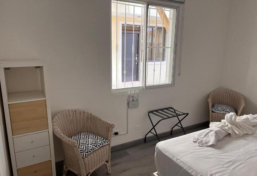Апартаменты 1 Спальня, Emy House