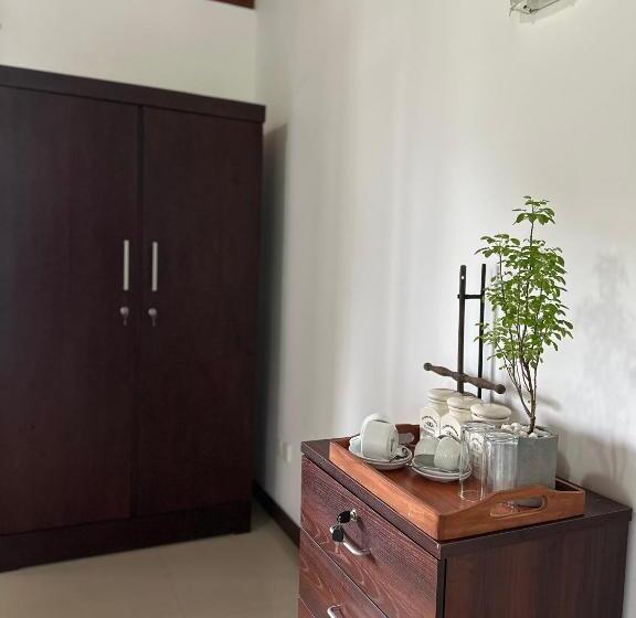 Номер Стандарт Совместная Ванная, Weligama House