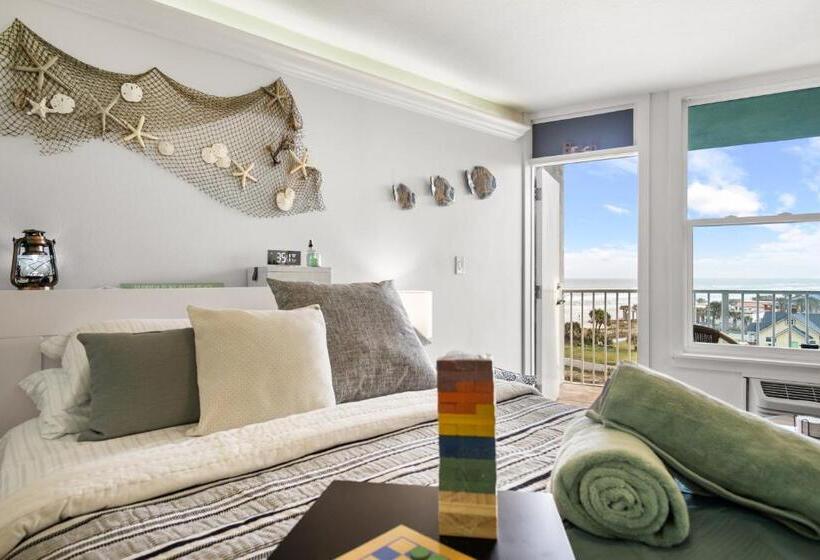 Студио Стандарт с Балконом, Open For 2025 Speedweeks Daytona 500   Beachfront Studio   Private Balcony With Ocean View   Pool