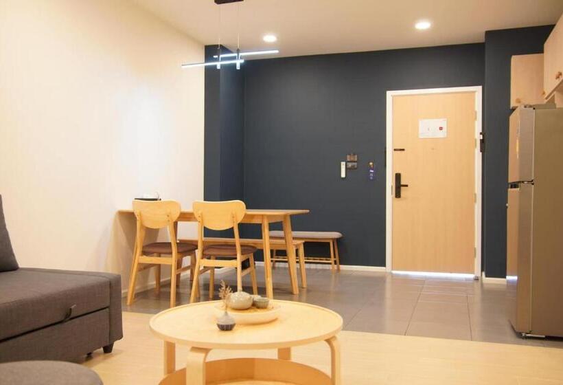 Трехместный Номер Стандарт с Балконом, Alto Hotel M