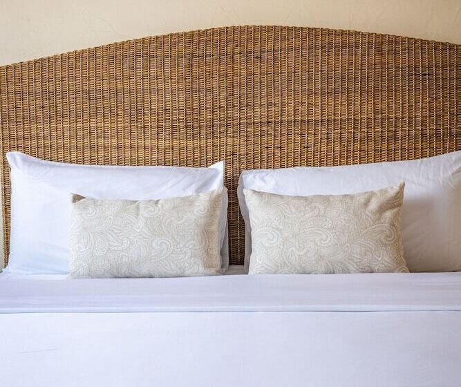 اتاق سوپریور با تخت بزرگ, Casa Noa Colonial Rooms