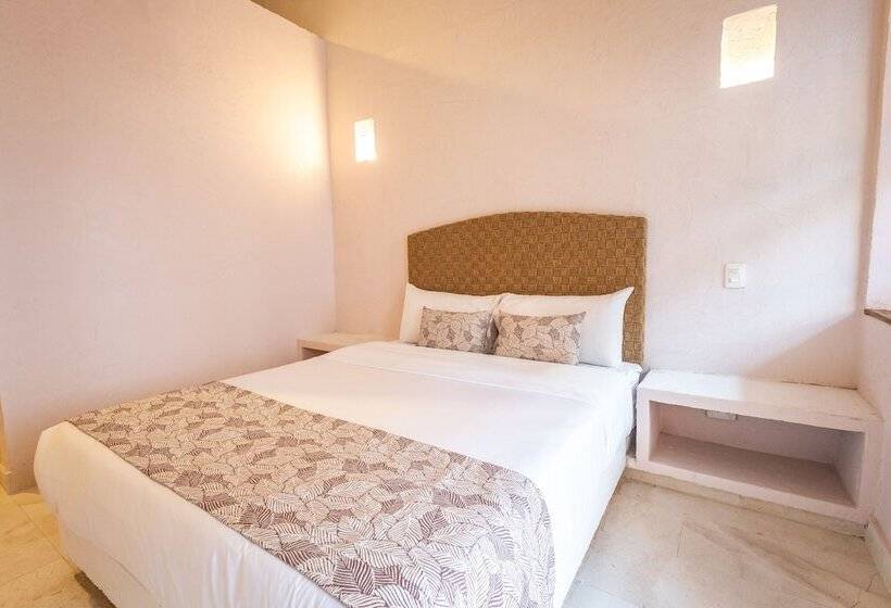 اتاق لوکس با بالکن, Casa Noa Colonial Rooms