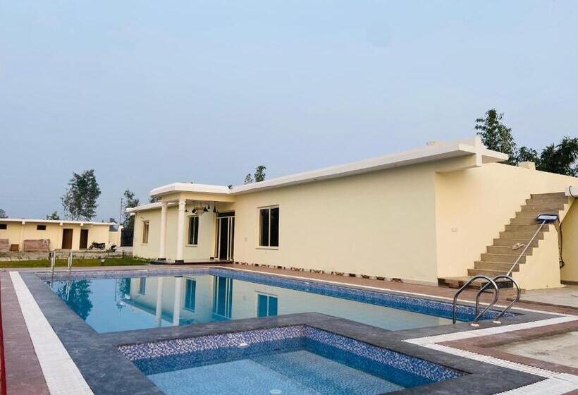Номер Стандарт, New Corbett Hotel And Resort