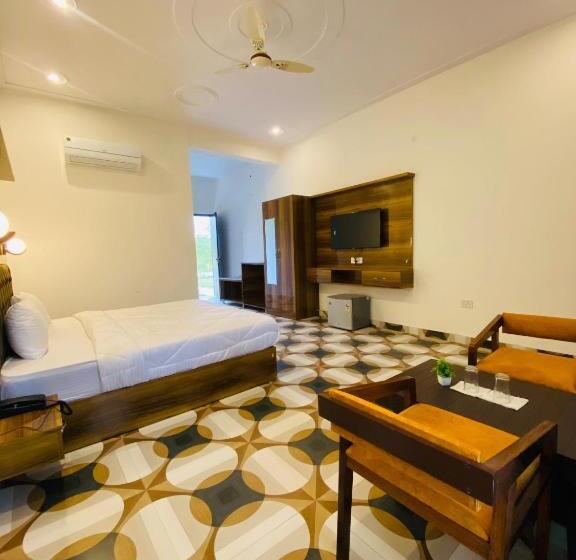 Номер Стандарт, New Corbett Hotel And Resort