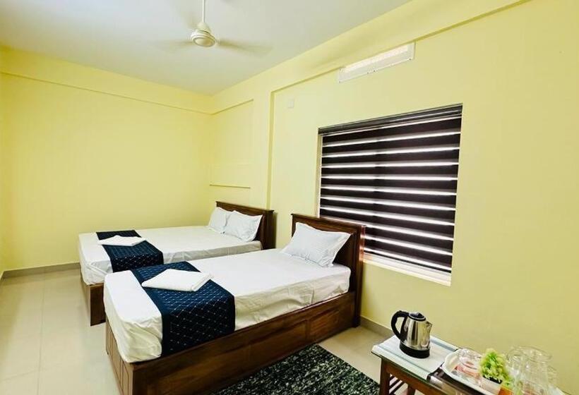 Трехместный Номер Deluxe, Mystique Inn Wayanad