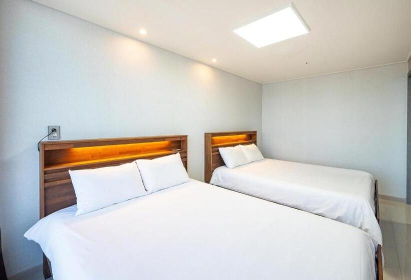 اتاق خانوادگی با چشم‌انداز دریا, Le Paradis Ocen View Spa Pension