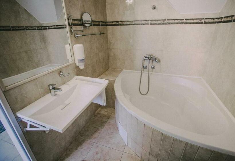 Apartamento 1 Dormitório, ötösfogat Panzió