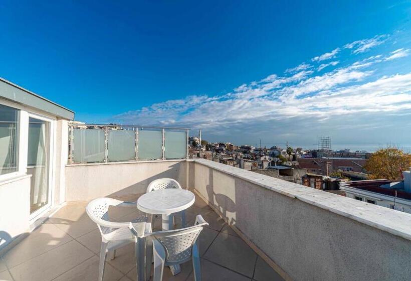 Quarto Estandar Vista Mar com Sacada, City Hall Apart Hotel Sultanahmet