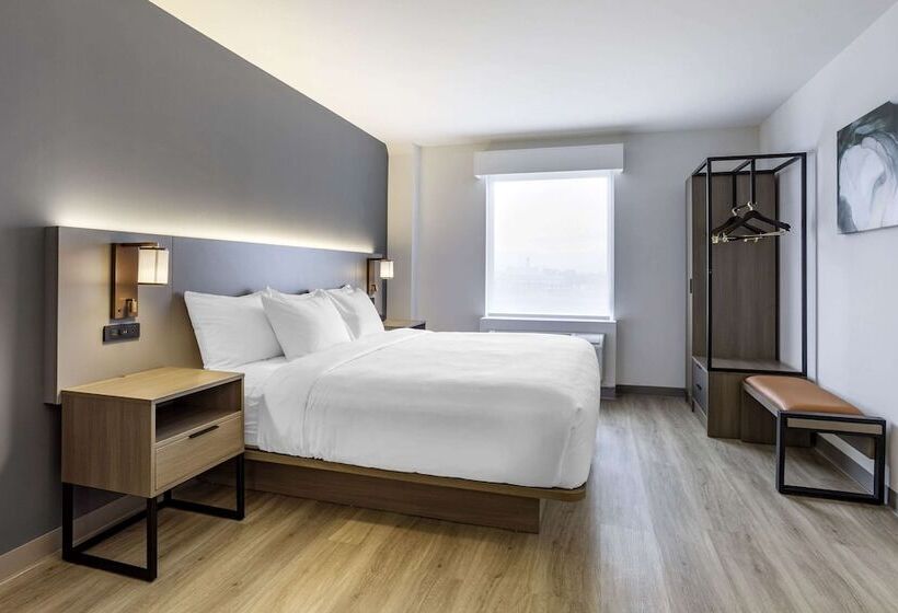 스위트, Comfort Inn & Suites Newark Liberty International Airport