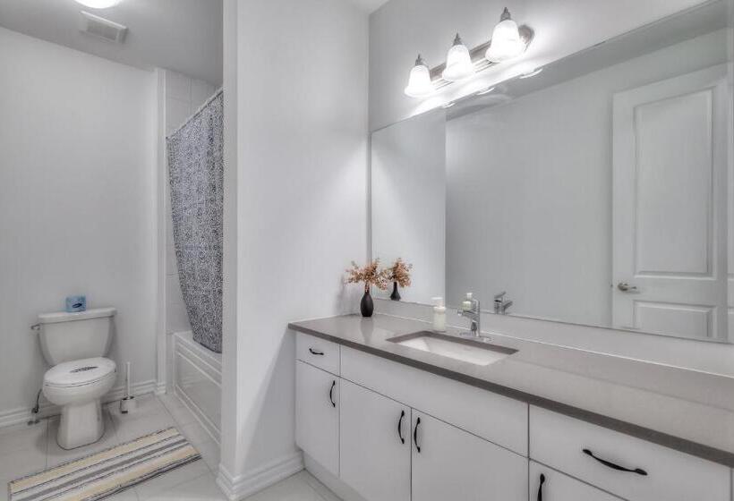 带1个卧室的高档别墅, Luxury Villas In Ajax And Scarborough