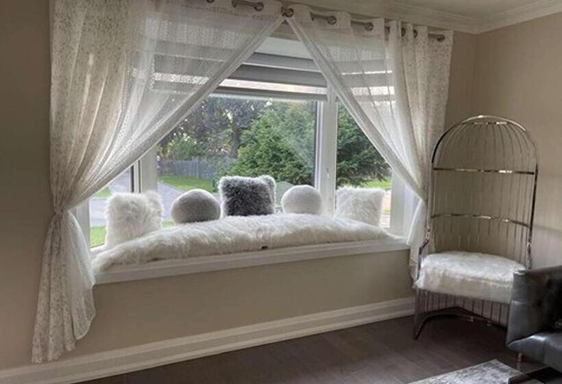 行政套房, Luxury Villas In Ajax And Scarborough