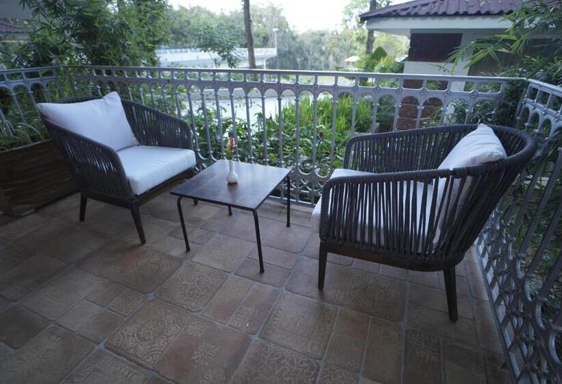 豪华房间, Regenta Resort Sakleshpur