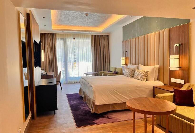 발코니가 있는 프리미엄 룸, Vivanta Tawang