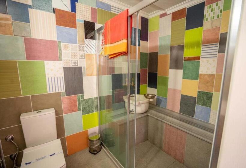 Номер Стандарт Вид на Сад, Cunda Ada Kızı Otel