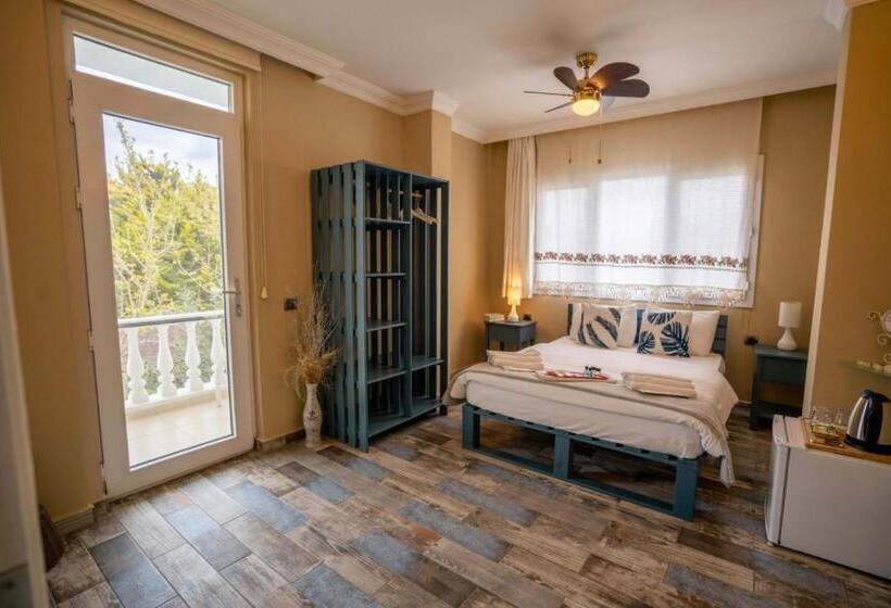 Номер Стандарт с Балконом, Cunda Ada Kızı Otel