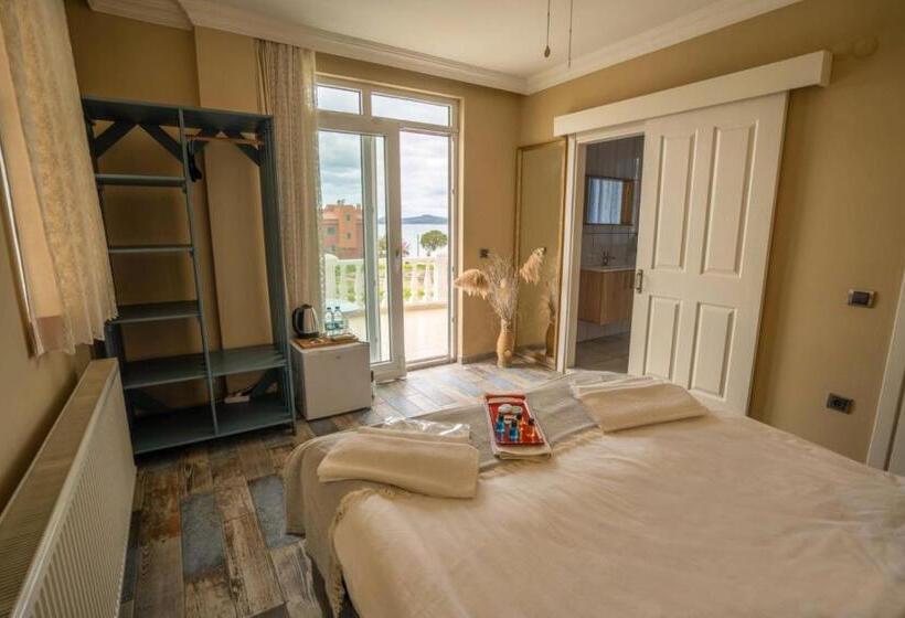 Номер Стандарт Вид на Море, Cunda Ada Kızı Otel