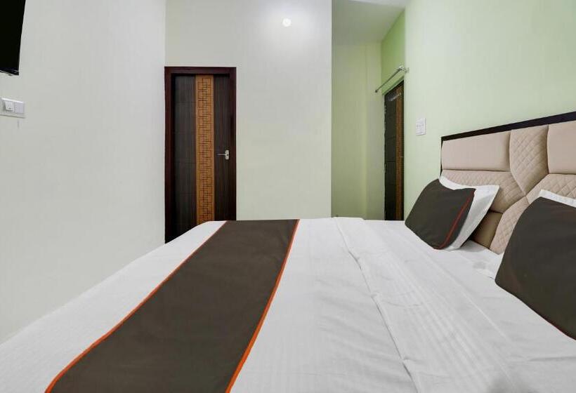 اتاق کلاسیک سه تخته, Collection O Aatithya Inn