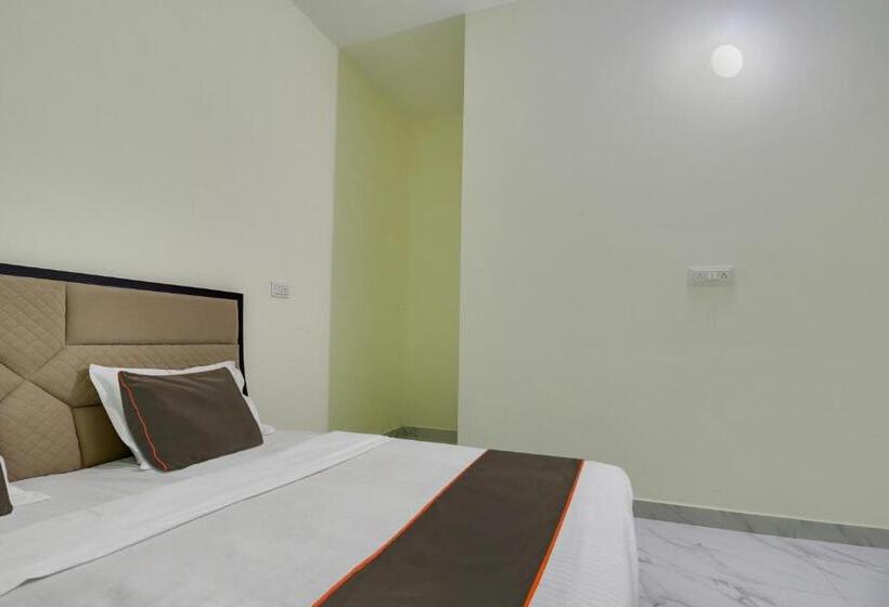اتاق کلاسیک سه تخته, Collection O Aatithya Inn