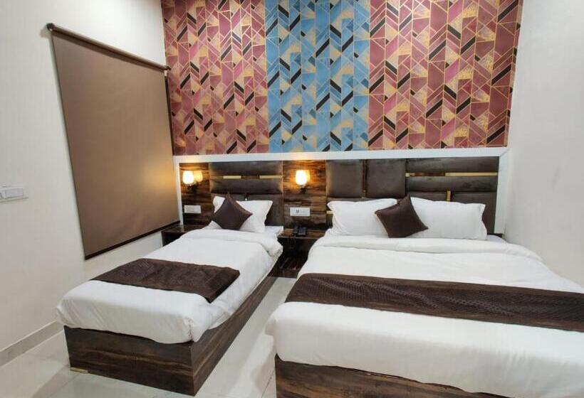 Номер Стандарт, Gs Amritsar 200 Mtr From Golden Temple
