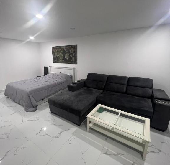 Escritório Estándar, Pattaya Beach Condo