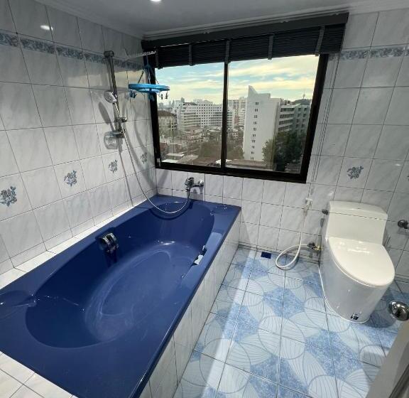 Apartamento 1 Dormitório Vista Mar, Pattaya Beach Condo