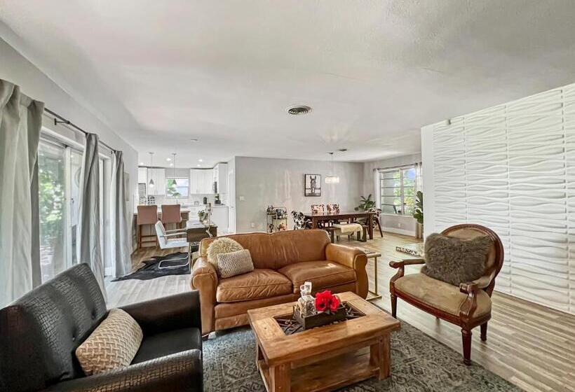 חדר דלוקס, Miami Residential