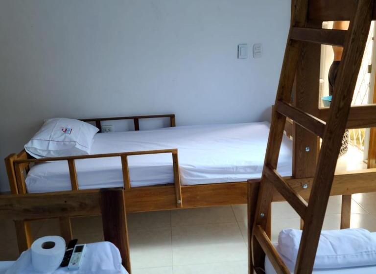 Семейный Номер, Olamar Hostal
