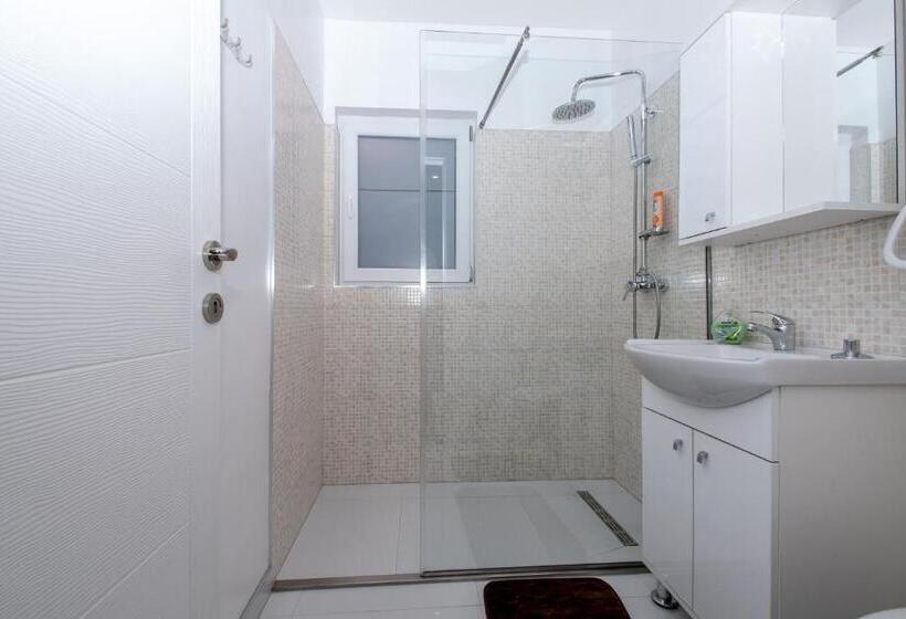דירה בת חדר שינה 1 עם מרפסת, Hazam Apartmani