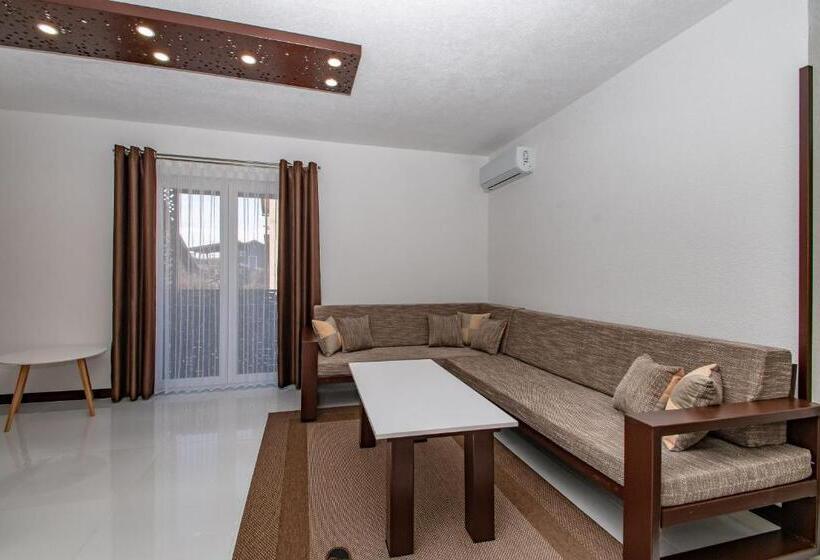 דירה בת חדר שינה 1 עם מרפסת, Hazam Apartmani