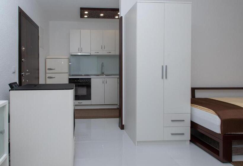 דירה בת חדר שינה 1 עם מרפסת, Hazam Apartmani