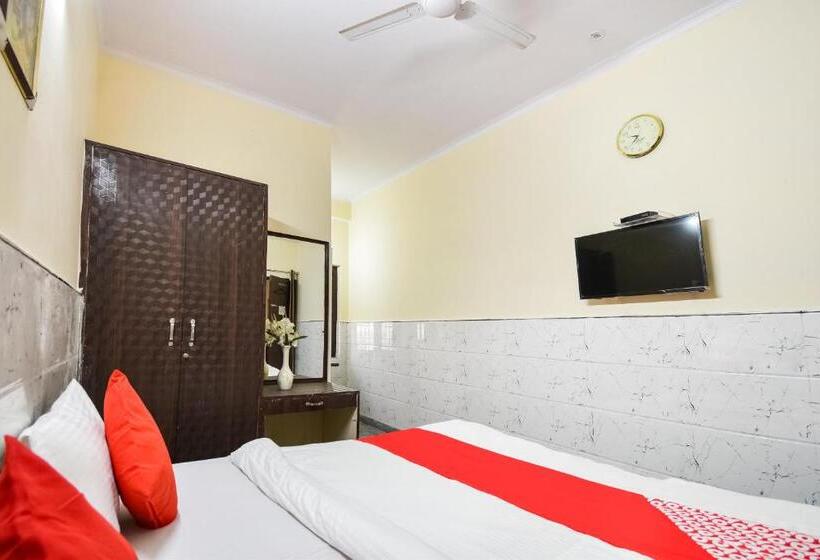 트리플 클래식 룸, Oyo Anjani Mahal Guest House