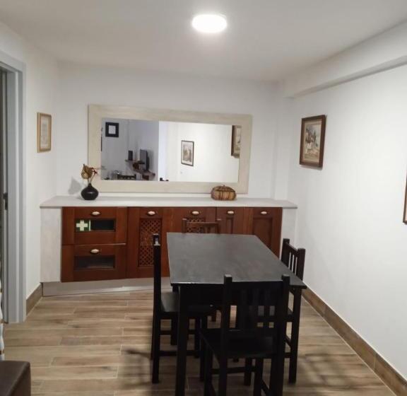 Дом 2 Спальни, Alcôa House